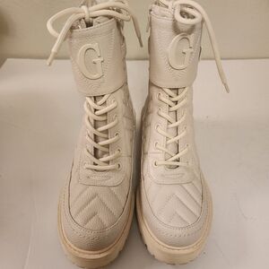 GUESS OAKS COMBAT BOOTS LACE UP SIDE ZIPPER BUCKLE STRAP W/G LOGO CREAM SZ6
